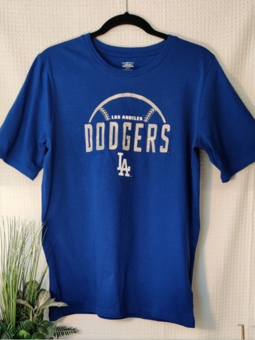 Los Angeles Dodgers Genuine Merchandise Royal Blue T-shirt Boys Size XL 18/20
